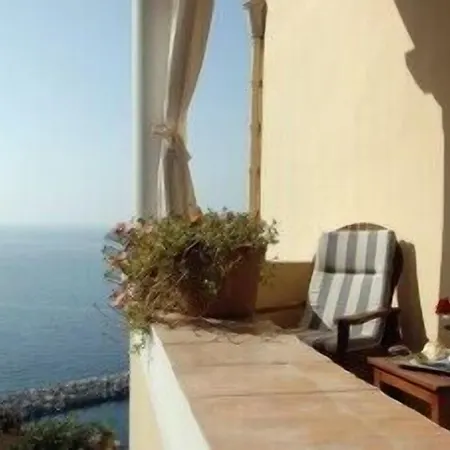 La Casa Sul Mare מלון