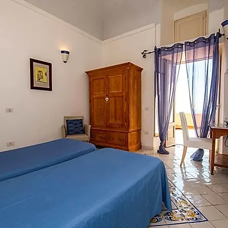 La Casa Sul Mare מלון פרוסידה